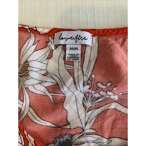 Lover Fire Shirt Women’s Sleeveless White Red White Floral Medium Tank Top - Picture 4 of 5